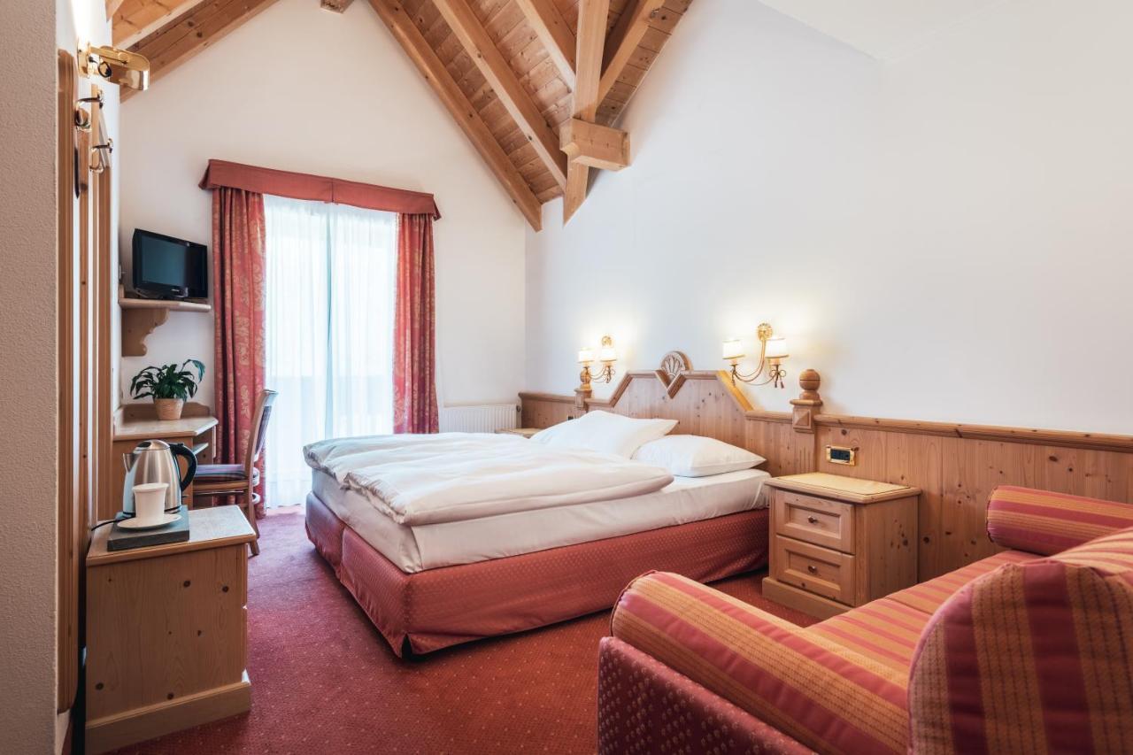 Hotel Chalet Corso San Vigilio Di Marebbe Exterior photo